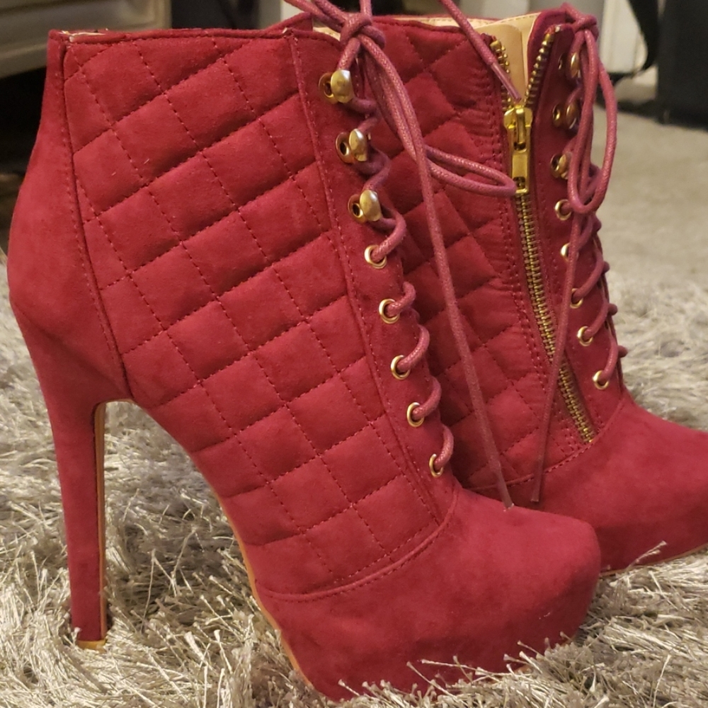 Shoes - Picture 2 of 4